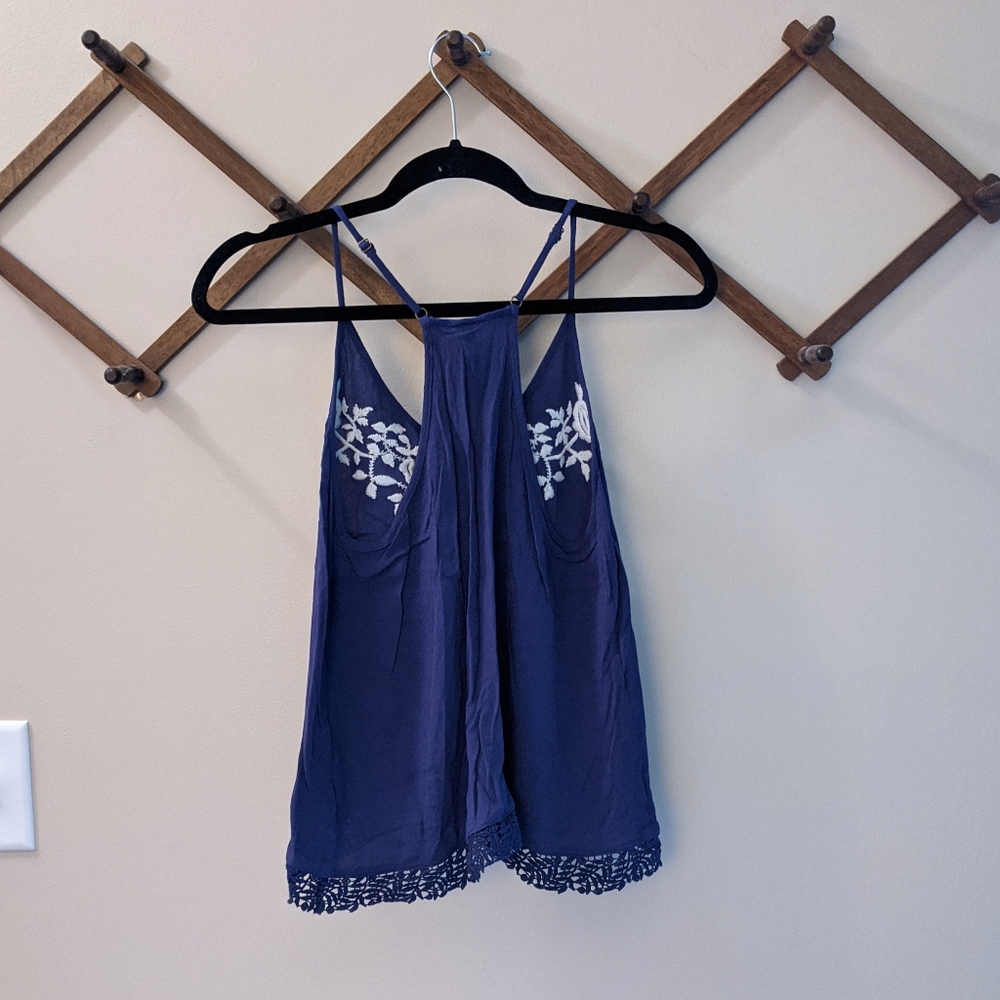 Embroidered Tank Top - Picture 6 of 7